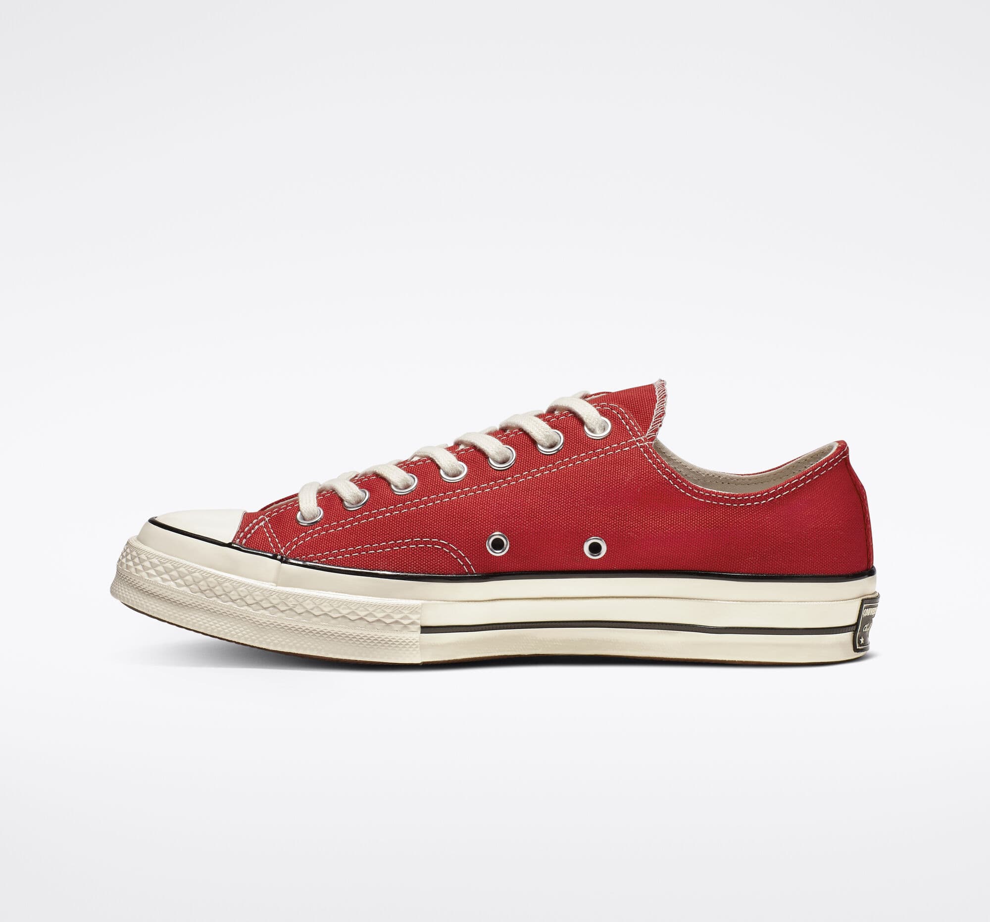 Chuck 70s red sales