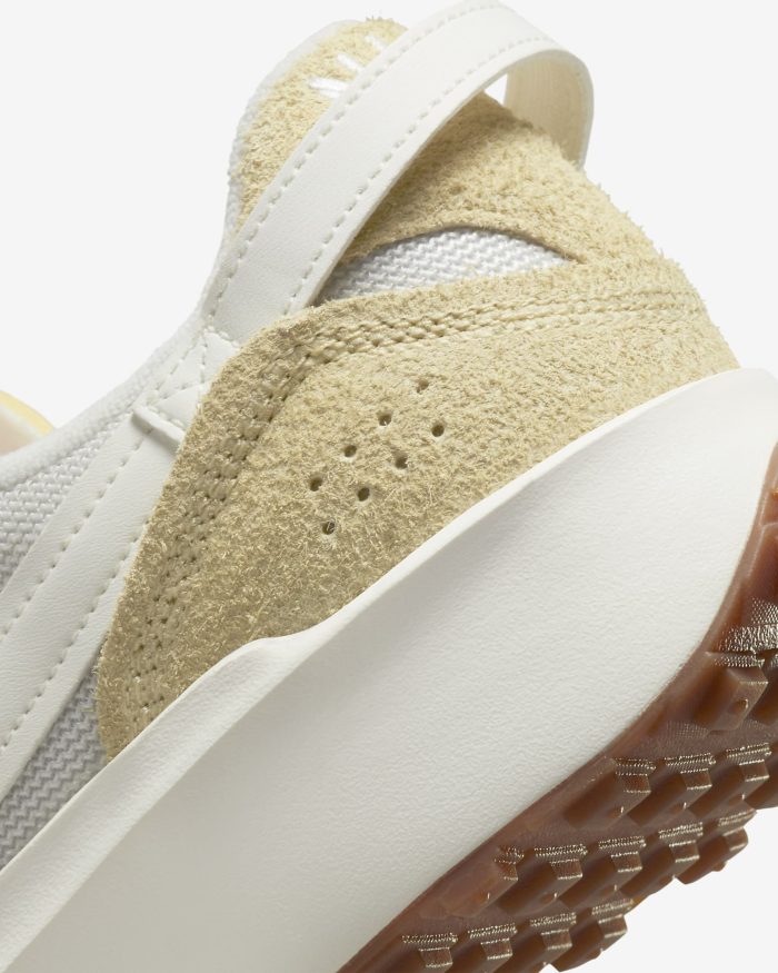 Кроссовки Nike Waffle Debut Vintage DX2931-001 — изображение 8