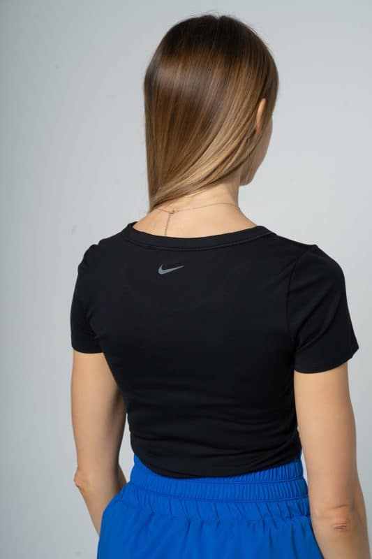 Топ Nike One Fitted Women's Dri-FIT Short-Sleeve Cropped Top FN2804-010
