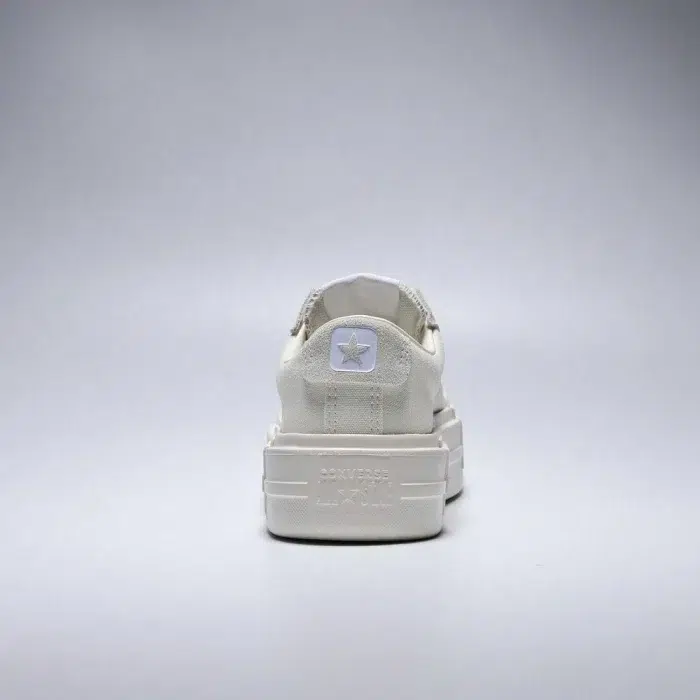 Кеды Converse Women's Chuck Taylor Seasonal Canvas Low Top A17681C — изображение 4